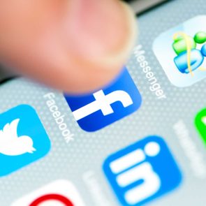 social_media_mistakes_ruin_reationships_not_notice