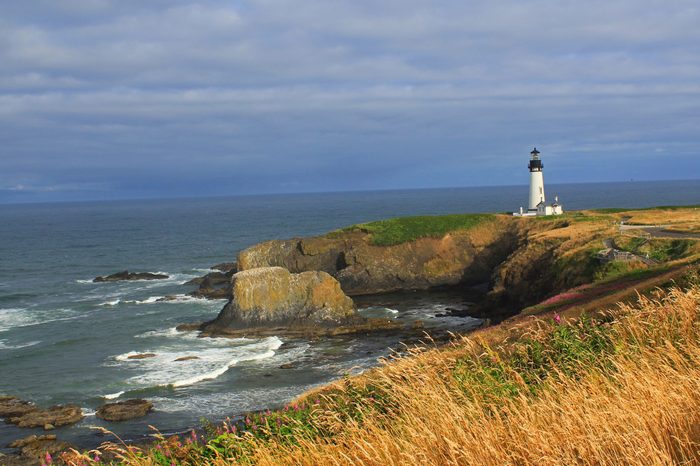 yaquina headlight newport oregon lighthouse