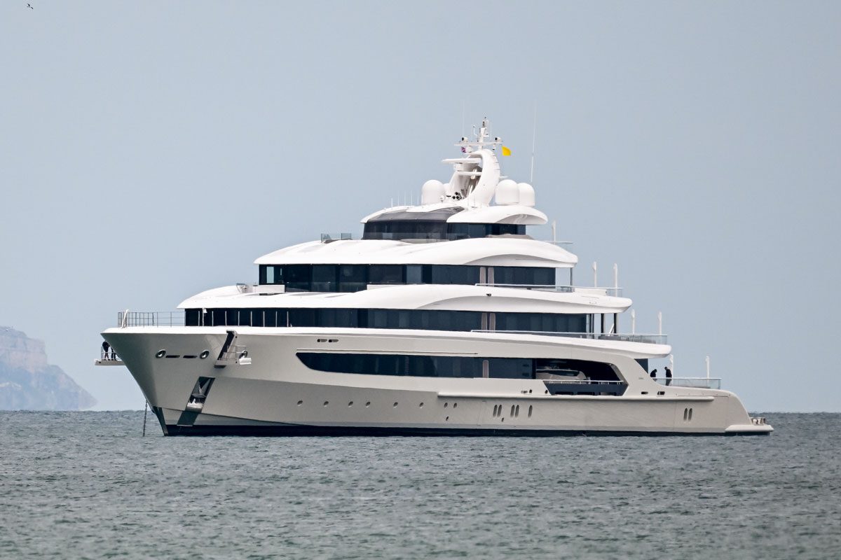 H3 Super Yacht